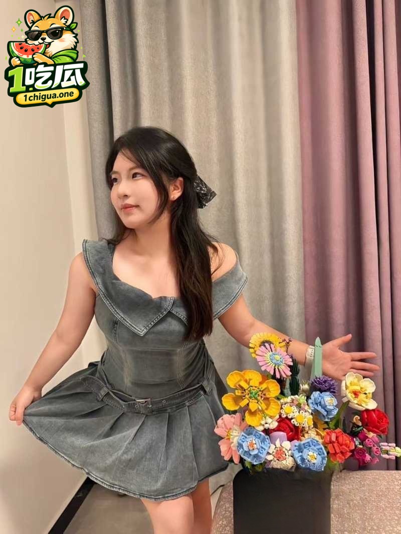 河北健身婊 又是一位极品甜妹 多场景口交 身穿连体渔网袜被男友抱着对镜猛操