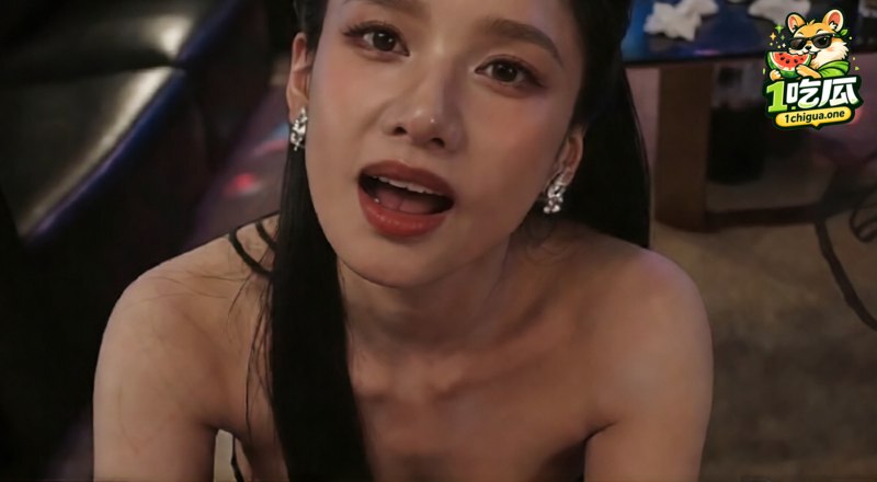 AI魔改女明星 张婧仪 为上位KTV包厢骑在投资方身上猛摇 喊“爸爸”求颜射