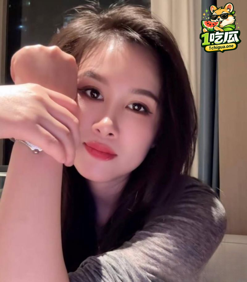 抖音百万网红 成都虎王 出轨被前妻直播怒撕 11年间两复婚两绿 性爱视频全曝光