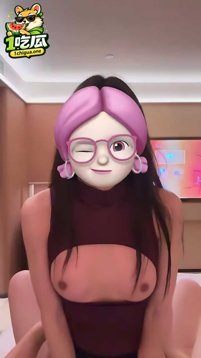 眼镜妹穆穆骑在鸡巴上边前后摇摆 撩起来上衣奶子比你还大 脱下来裤子鸡吧比你大