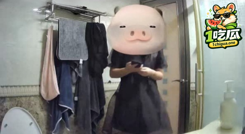 海角博主 丰乳肥臀的姐姐 意外拍到19岁堂妹 浴室 洗澡画面