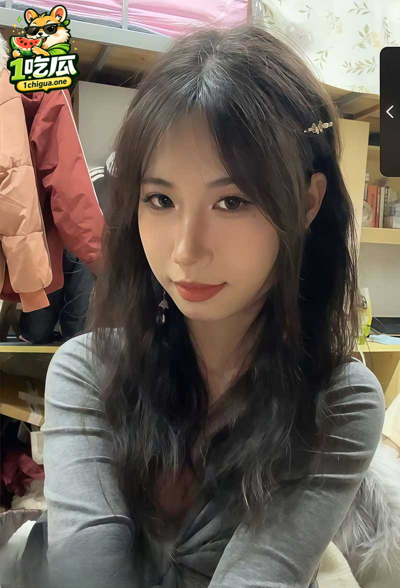 阜新大二学生妹 露脸性爱私拍 含屌颜射穿白丝扛操 骑乘后入被操的娇态百出