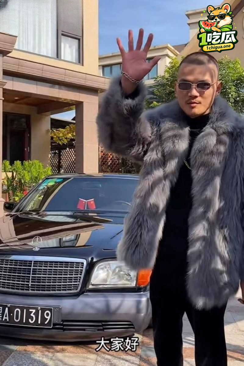 抖音百万网红 成都虎王 出轨被前妻直播怒撕 11年间两复婚两绿 性爱视频全曝光