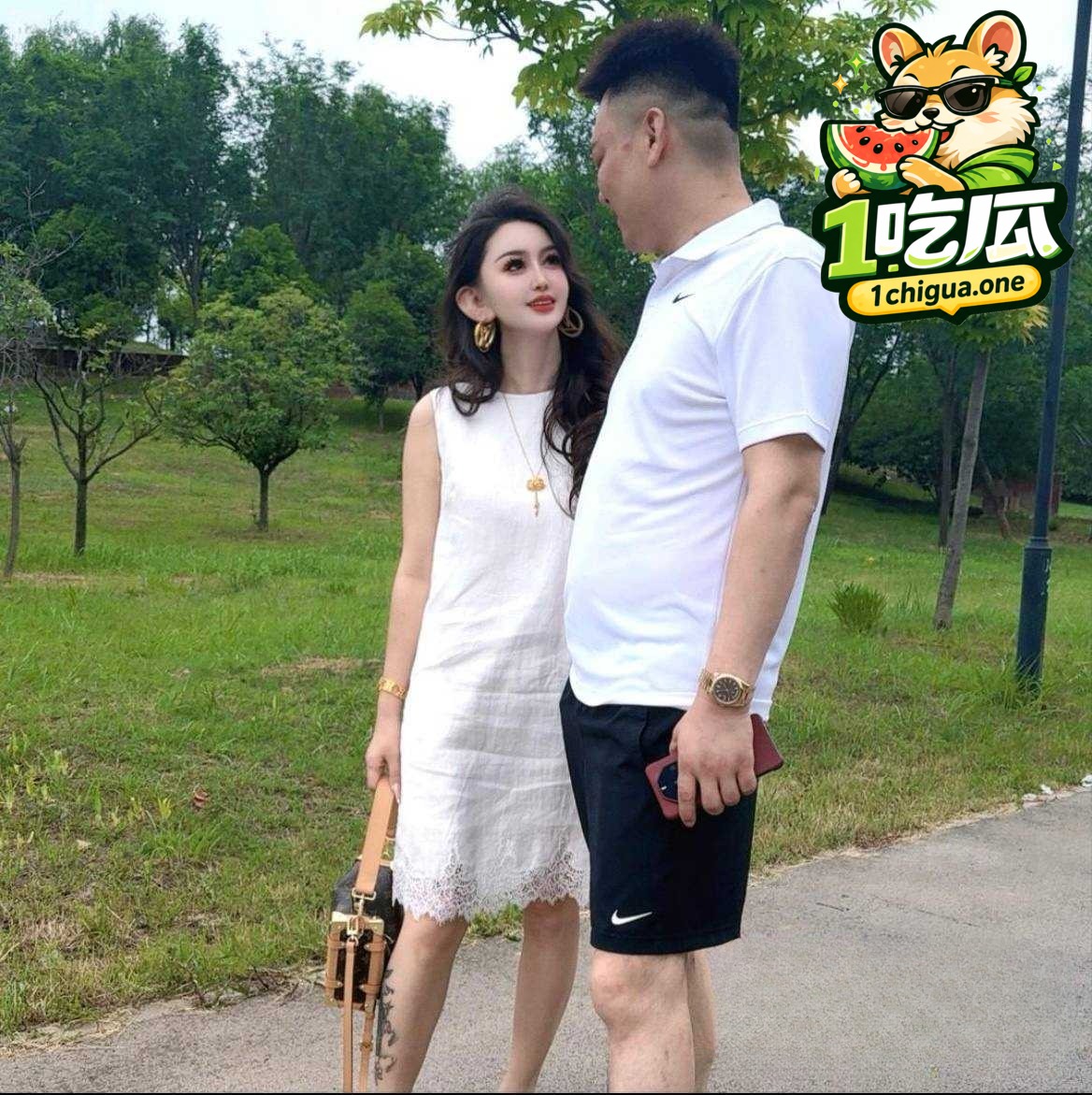 全网嘲讽姐妹八离世家