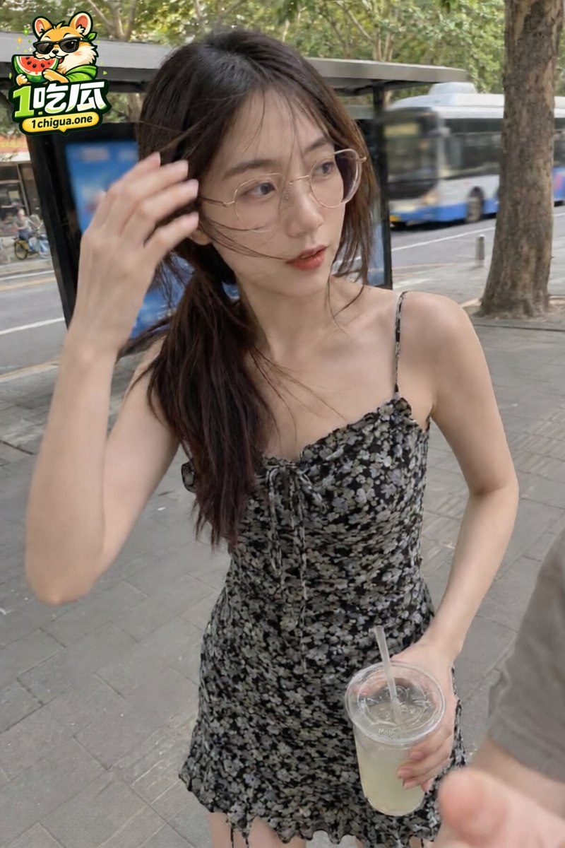 哈医大校花 宦雅昕 三里屯3P过程解说 清冷女神被口爆调教 铁证实锤母狗真面目