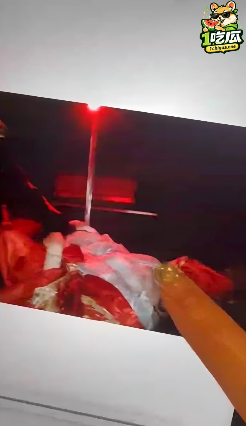 沈阳有鲤剧本杀 不雅视频曝光 NPC强吻贴身挑逗 难道这就是传说中的鸭店