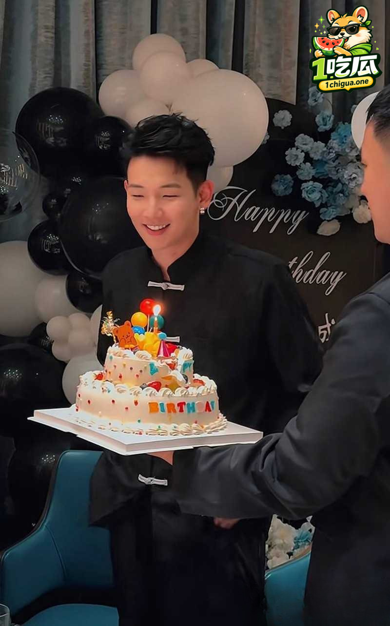 抖音千万网红 梅尼耶 新婚蜜月期撩妹操粉 妻子黄婉均直播怒撕 宠妻人设彻底崩盘