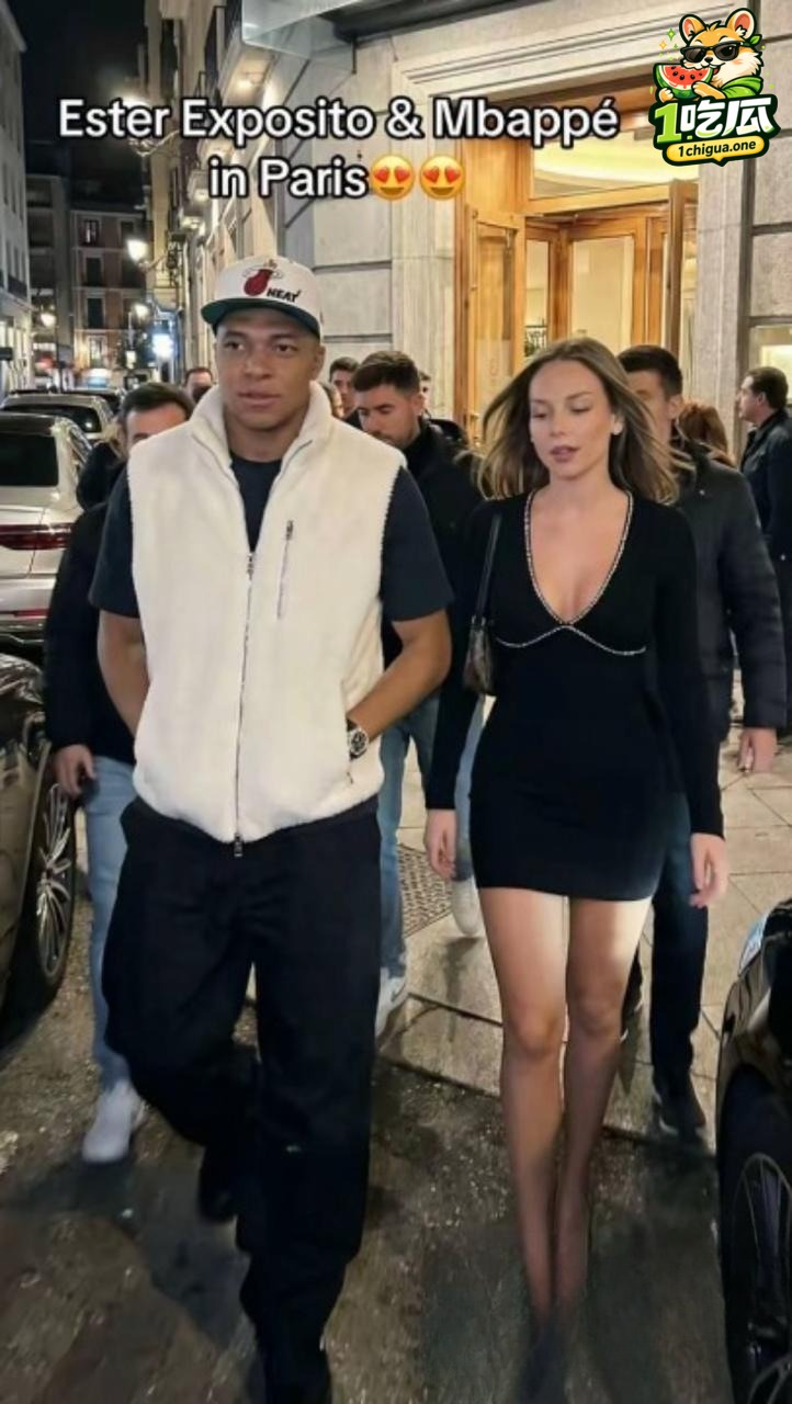世界杯法国队前锋 姆巴佩 彻底翻车 与女星艾斯特高调度假后被喷 丑闻与早期黑料同步曝光